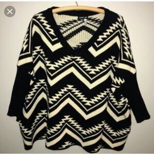 Audrey Ann Aztec Print Sweater Top Size S/M